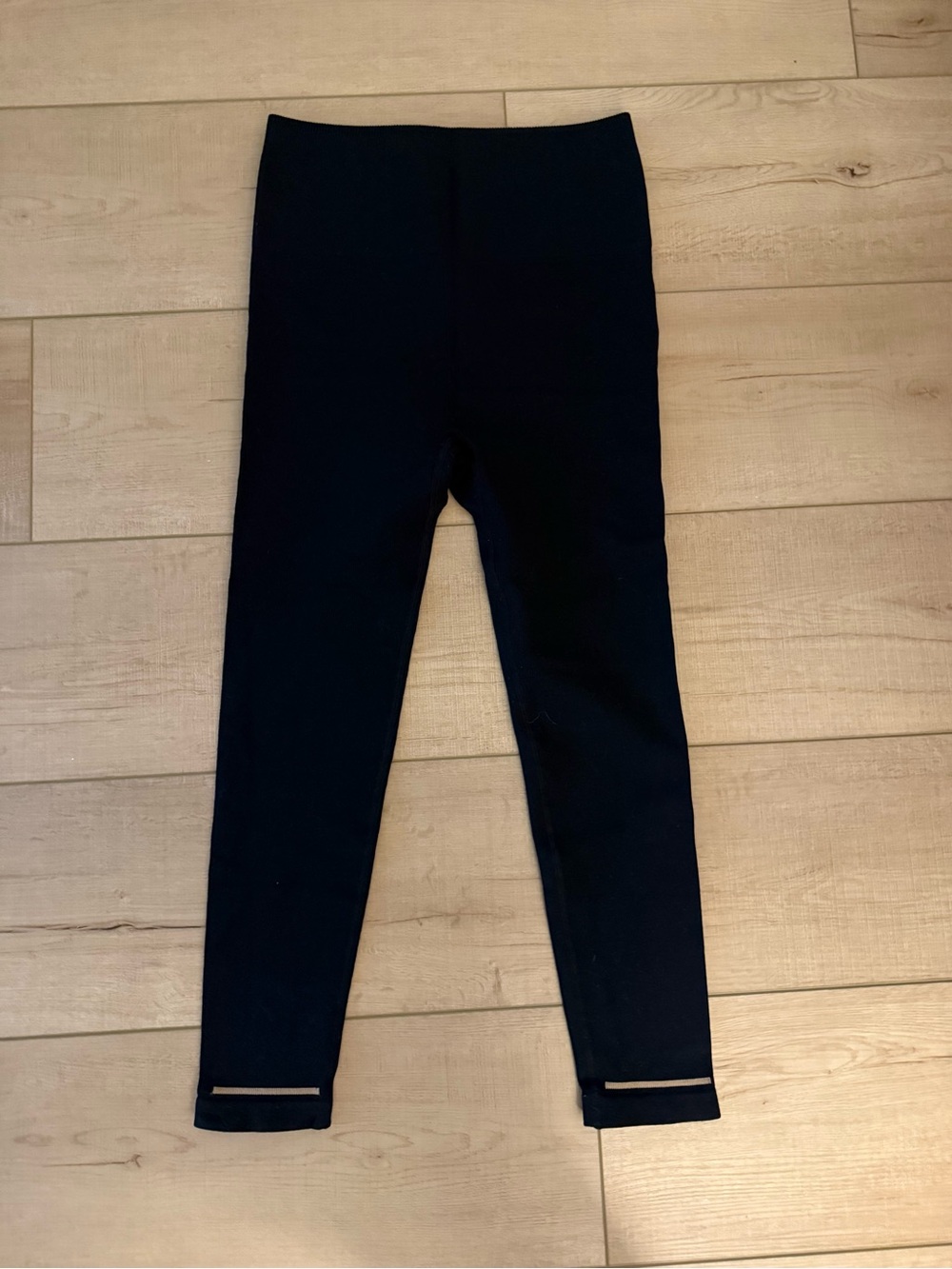 Lunya Women’s Seamless Modal Crop Legging in Immersed Black/Otium Small